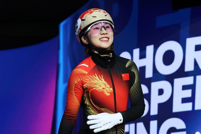 乐鱼leyu品牌-距领奖台一步之遥，短道小将杨婧茹还想滑得更快